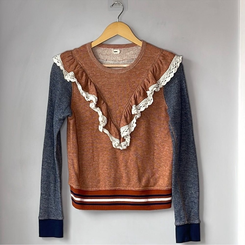 Warm Women's Two-Tone Ruffle Lace Sweatshirt in Rust & Navy